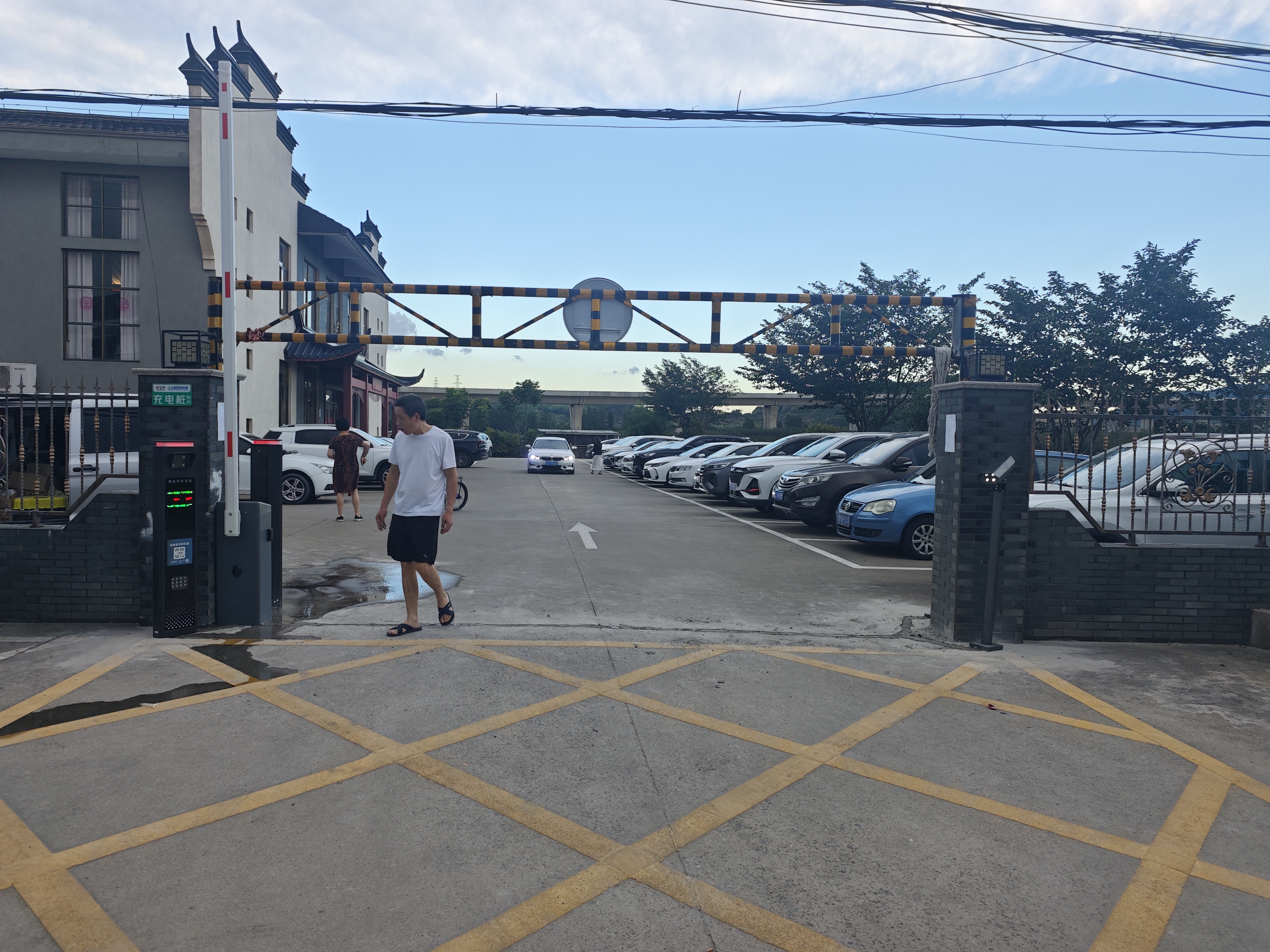 慈溪龙山镇东门外村